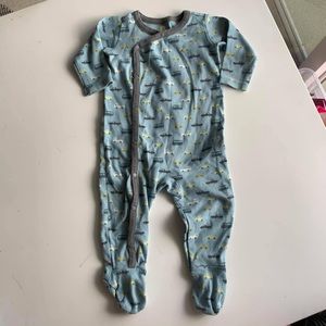 Sz 3/6 mos Vguc tea collection footed sleeper